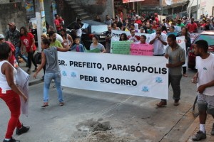 Moradores de Paraisópolis cobram obra no córrego Antonico (Foto: Francisca Rodrigues)