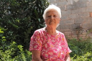 Dona Lazinha é uma das moradora mais antigas de Paraisópolis (Foto: Francisca Rodrigues)