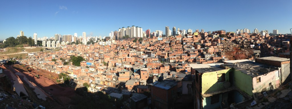 Com mais de 100 mil habitantes, Paraisópolis passa por urbanização (Foto: Joildo Santos)
