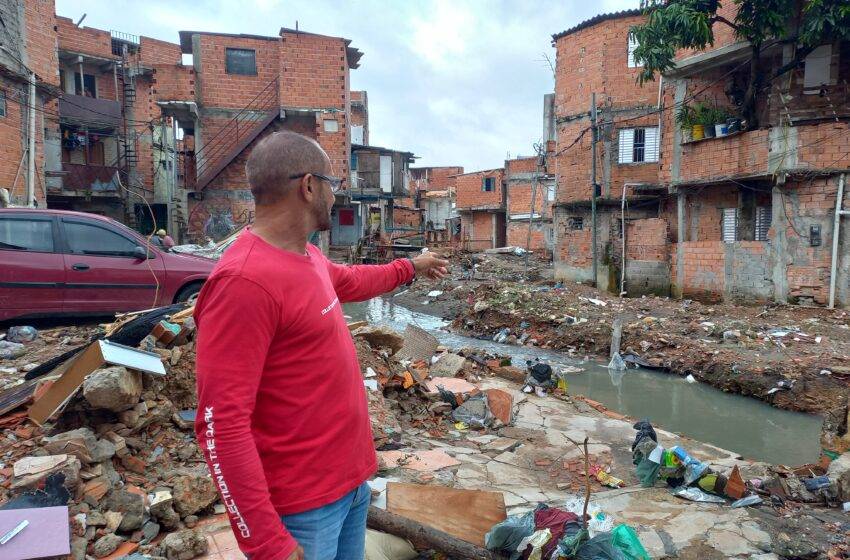  Ano novo, problema velho! Há décadas, moradores de Paraisópolis aguardam a canalização do córrego Antonico