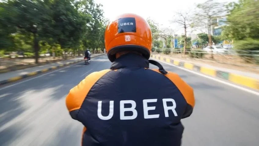  Viagens de moto são liberadas pela empresa Uber em São Paulo e Rio de Janeiro