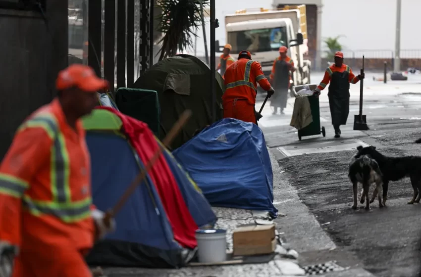  Prefeitura de São Paulo remove ilegalmente barracas de sem-tetos
