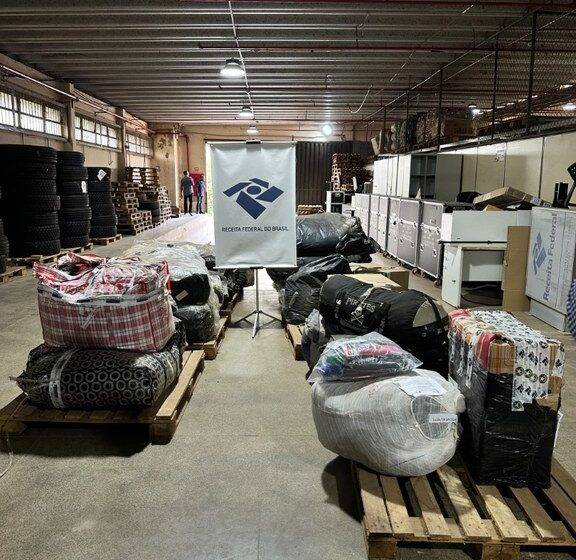  Penitenciárias femininas recebem doação de 12 toneladas de roupas 