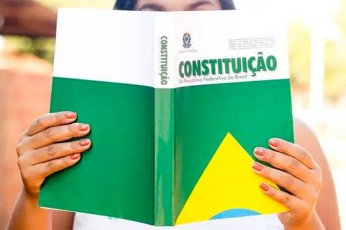  Constituição Federal  Brasileira completa 35 anos 