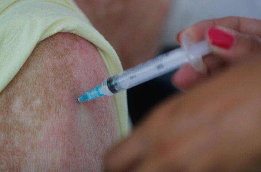  Covid-19: vacinação para todos no calendário nacional em 2024