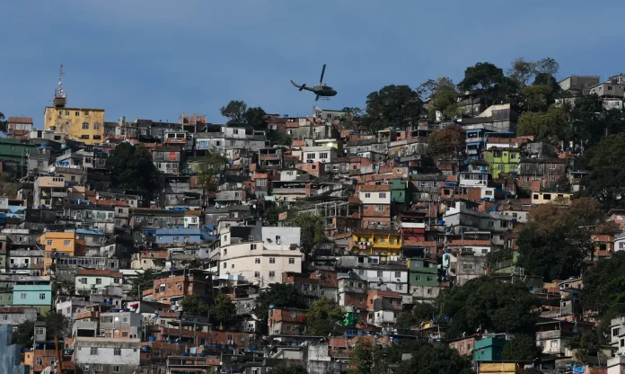 favela-Fernando-Frazao-Agencia-Brasil-696x416