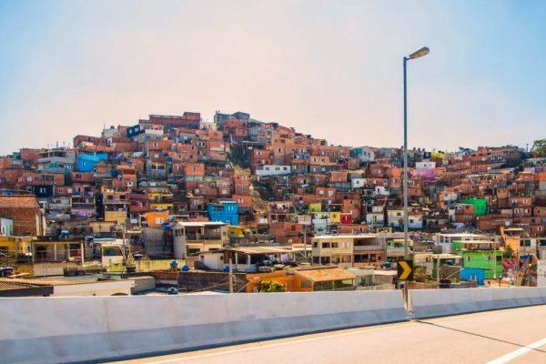 Crédito impulsiona consumo, mas aumenta endividamento