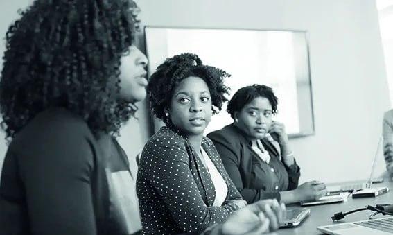 Desemprego atinge 24,7% entre mulheres negras jovens