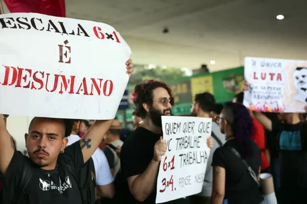 Pesquisa da Ipsos mostra apoio a fim da jornada 6x1 e isenção de IR para quem ganha R$ 5 mil